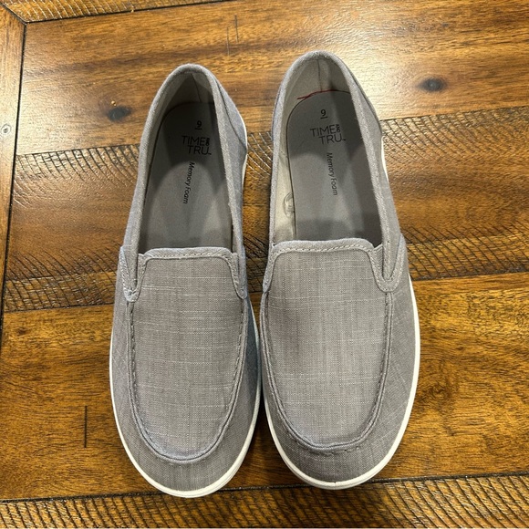 Time and Tru Gray Slip-On Women’s Shoes size 9 - Picture 1 of 5